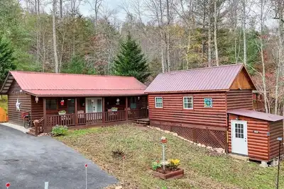 Image de 2/2 creek front peaceful cabin with Fiber optic WiFi and bonus room