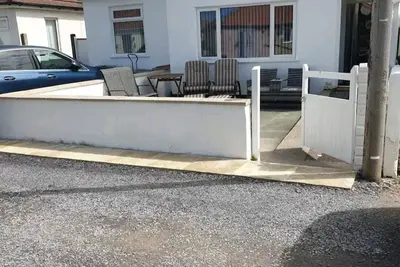 Image de Home away from home perfect for couples or small families. Dog friendly