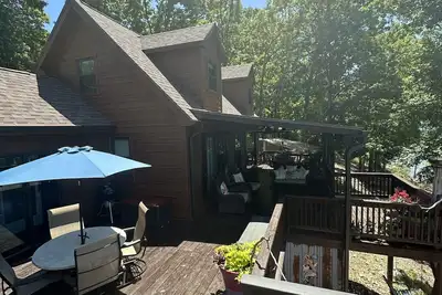 Image de Majestic Waters is a Lake Front home on Table Rock Lake proximity to Branson