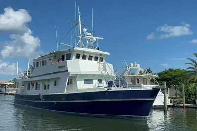 Image de Come aboard this beautiful ship