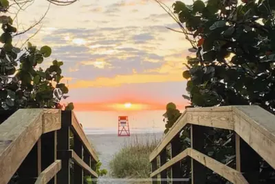 Image de Waterfront/tiki bar/pool/dock/beach