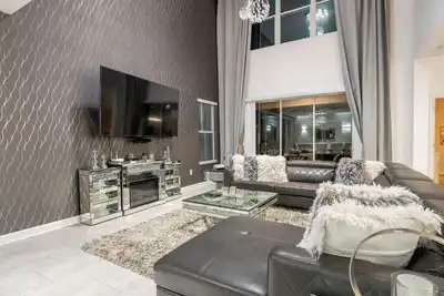 Image de 5bd InstaWorthy home pool cine and Bbq near Disney