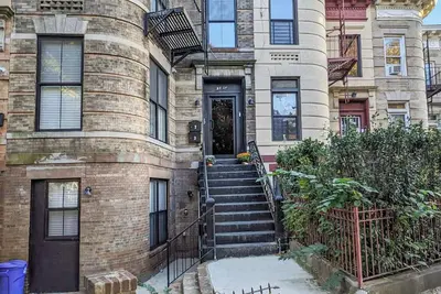 Image de Stunning 4br Home, Few Blocks from Subway