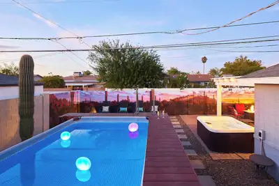 Image de Scottsdale Saguaro-Pool & Spa-Games-In Old Town