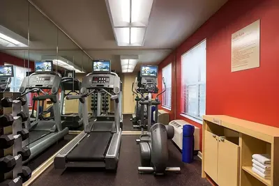 Image de Spacious Good-Value Accommodation! 2 Convenient Units, Outdoor Pool