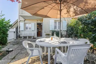 Image de Appartement 'Location Oléron, Proche Plage' avec jardin privé