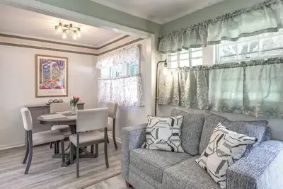 Image de < 2 Mi to Beach: Cozy Cottage w/ Patio on Cape Cod