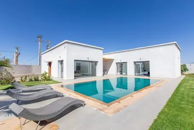 Image de Villa Coquelicot - Luxe, Confort et Sérénité avec Piscine Privée et Spa