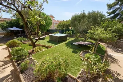 Image de La Provençale- jacuzzi-Bbq-Clim