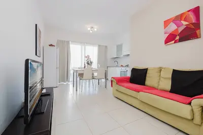 This apartment is a 1 bedroom(s), 1 bathrooms, located in Tas-Sliema, Malta.