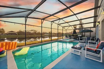 Image de Single-Level Home w Heated Pool & 9mi to Disney
