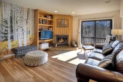 Image de New! Cozy Aspen Grove Retreat (#311) | Near Ski w/ Shuttle - Deck/Pool/HotTub