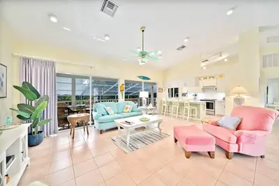 Image de Bella Sol: Beautiful Pet-Friendly Pool Home with Nearby Beach Access!
