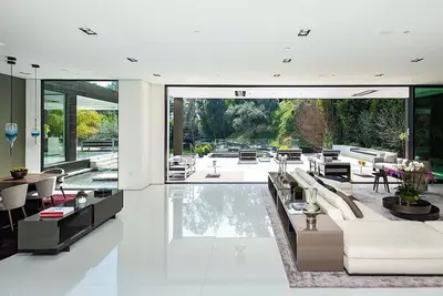 Image de Spacious 7-bedroom house with Ac, WiFi in delightful Beverly Hills