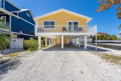Image de Enjoy Sunny Side Up Duplex in Bradenton Beach - Perfect Family Getaway!
