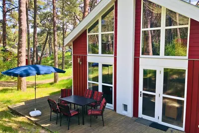 Image de Vacation home near the beach with sauna, whirlpool and fireplace