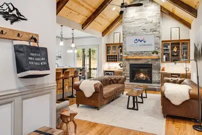 Image de The Highland Cow Retreat by Carolina Mornings | Luxe Home +Biltmore Pass 🐮
