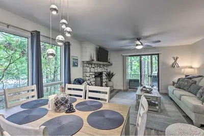Image de Newly Renovated 2-Bedroom Condo at Beautiful Lake Ouachita-Mountain Harbor