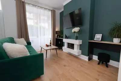 Image de Maison-Salle de bain privée séparée-Moderne-Vue sur Rue-Comfort Cove