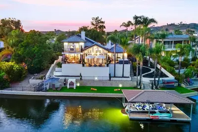 Image de White Wake - Hot Tub | Lake Front | Luxury | Views
