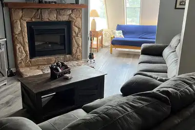 Image de Spacious, convenient, welcoming Leatherbark 2bd-2ba sleeps 8, WiFi+parking!