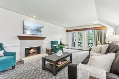 Image de Cozy 2br Condo in historic Williamsburg- 5 minutes to Busch Gardens!