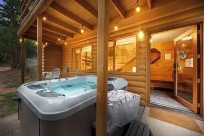 Image de Pikes Peak Colorado Modern Cabin Retreat: Hot Tub, Arcade, Trails, Peaceful