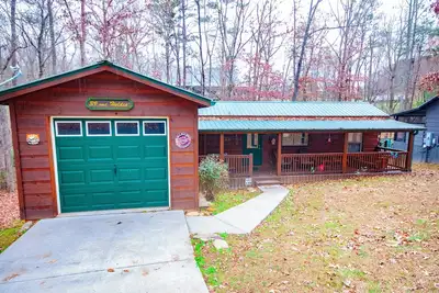 Image de Motor Cycle Friendly Copperhead Lodge #39 2 King Bedrooms, Hot Tub and 3 Tv's!