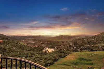 Image de Breathtaking retreat in the wine country close to Safari Park, shopping, dining!