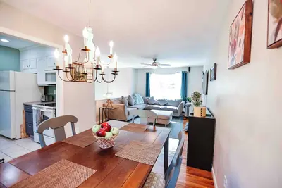Image de 4 Bed + 2 Bath - Pocono Getaway with Luxury Amenities at a Gated Lake Community