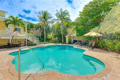 Image de Gertrude's Siesta | Pool, Jacuzzi! 1-minute to Beach! 4-min Dining & Music!