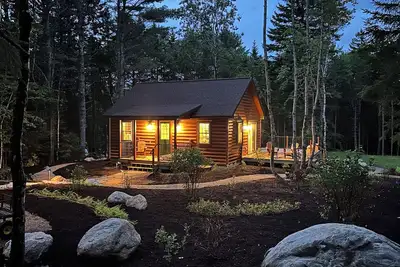 Image de Cozy 2-bedroom cabin in the heart of peaceful Somesville, Mount Desert Island.