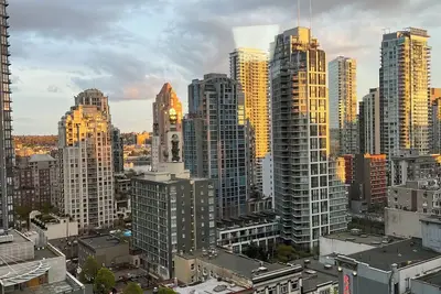 Image de Luxury Downtown Vancouver Stay with Stunning 270° Views