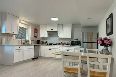 Image de Charming 2-bedroom Adu in superb Clyde Hill with Ac, WiFi