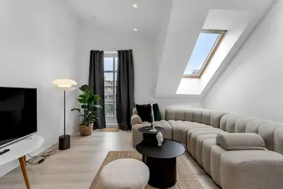 Image de Luxury penthous - 3 Br - 2 Bath - Free Parking - Downtown