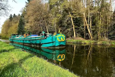Image de Ms Poseidon - Fantastic houseboat for up to 16 people in a nature reserve