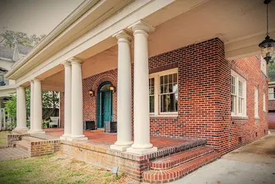 Image de Spacious, newly renovated  4-bedroom house in S Tampa Near Water/Downtown