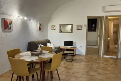 Image de Appartement 1 chambre à la nuitée tout confort rez de chaussée.
