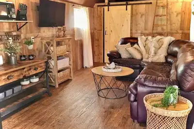 Image de Glamping Family Cabin  - floating\/fishing\/golfing Illinois River