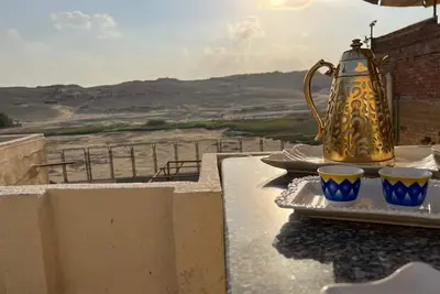 pyramids view inn To Pyramids, 4-bedroom hotel with Ac and WiFin tranquil Giza