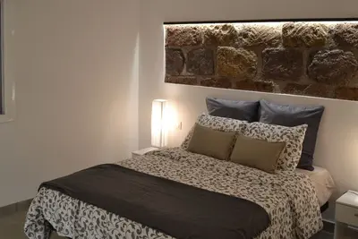 Image de Cozzy Volcano Stone Desing Apartment, In Santa Cruz´S Heart