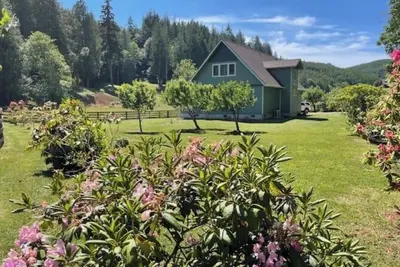 Image de Beautiful home with a short drive to beaches, rivers, golfing and town!
