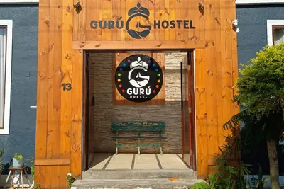 Image de Hostel with private and shared rooms, excellent location and views.