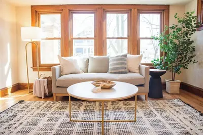 Image de Shorewood's Sunny Craftsman - 2-Bedroom Gem in Amazing Shorewood!