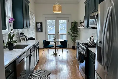 Image de Gorgeous and spacious 4 bedroom plus office in East Atlanta Village!