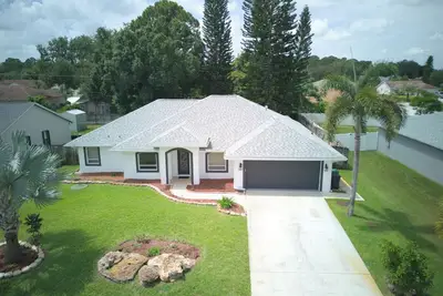 Image de Charming 3-bedroom house with Pool & Ac & WiFi in fantastic Port St. Lucie