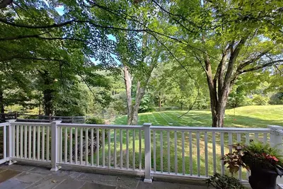 Image de Charming 2 Bedroom Cottage in Peaceful New Canaan