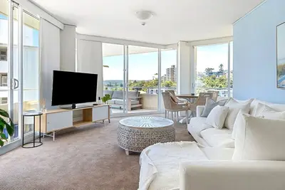 Image de Oceanfront Bliss with Stunning Manly Beach Views