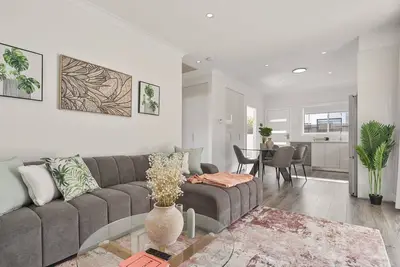 Image de Modern 2 Bedroom Oasis 4 Mins Drive to the Beach