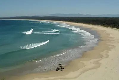 Image de Blissful Stay Moments From the Beach